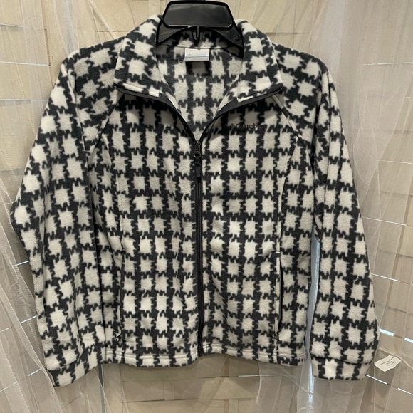 Columbia Jackets & Blazers - Columbia Gray and White Patterned Fleece Zip-up
